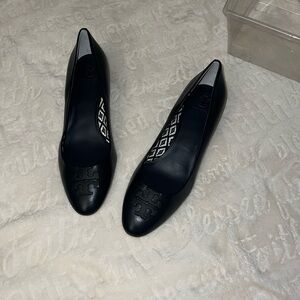 Tory Burch Navy Blue pumps